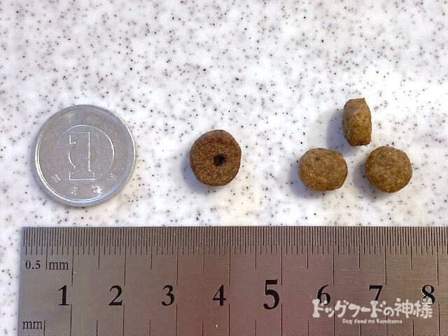 ソルビダ（室内飼育成犬用）の粒の大きさ