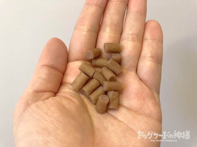 ピュアロイヤルを手に取った
