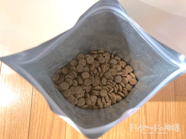キアオラ（ラム＆サーモン）を開封