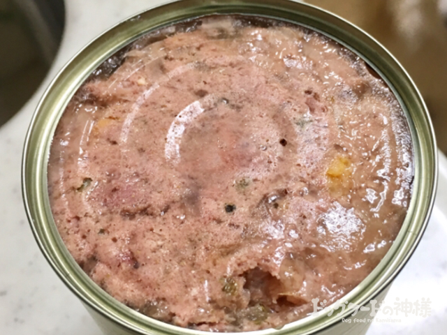 カナガンウェット（缶詰）を開封